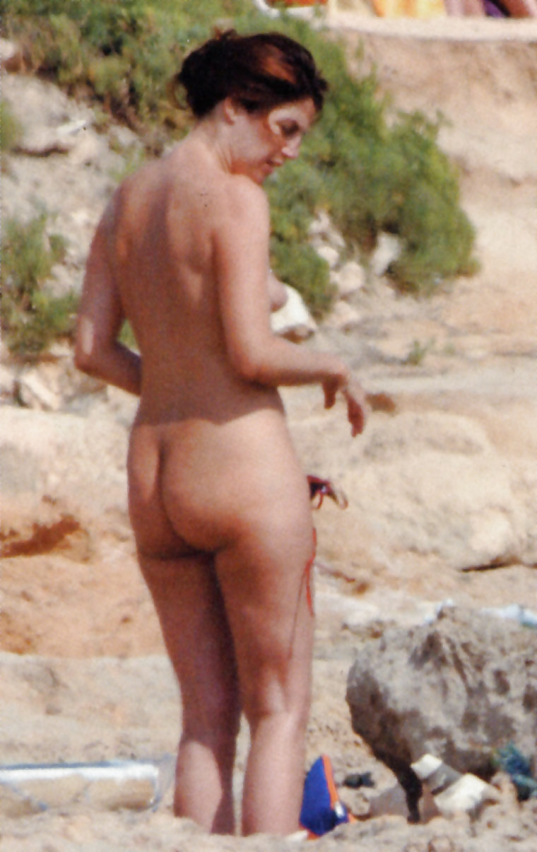 Sveva Sagramola Italian Journalist Naked On The Beach 8 Immagini