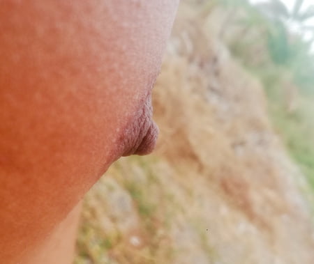 mis ricos pezones de macho deliciosas tetillas            