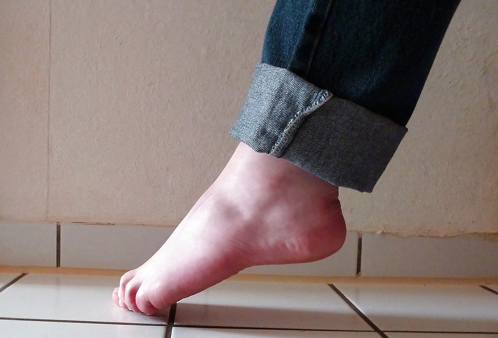 Free GF Cute Swollen Work Feet photos