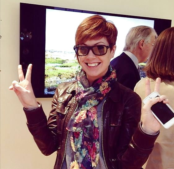 Free Facebook short haired hotties P3 photos