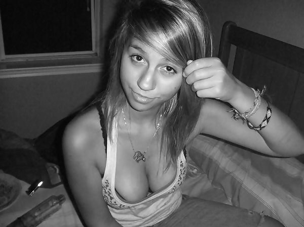 Free Amateur Tara photos