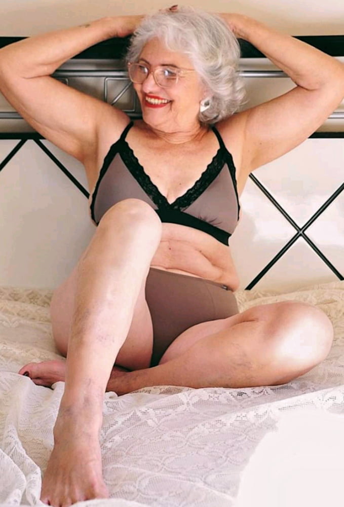 Grannies in underwear- 116 Photos 