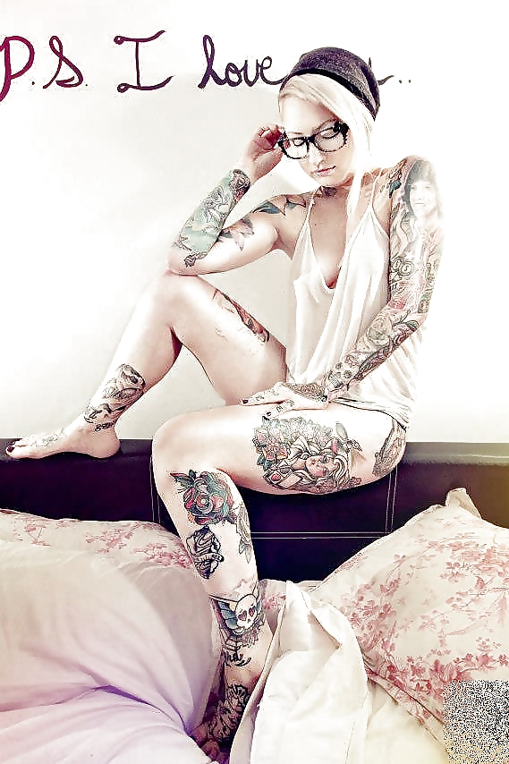 Free Sexy Tattooed Young Girls photos