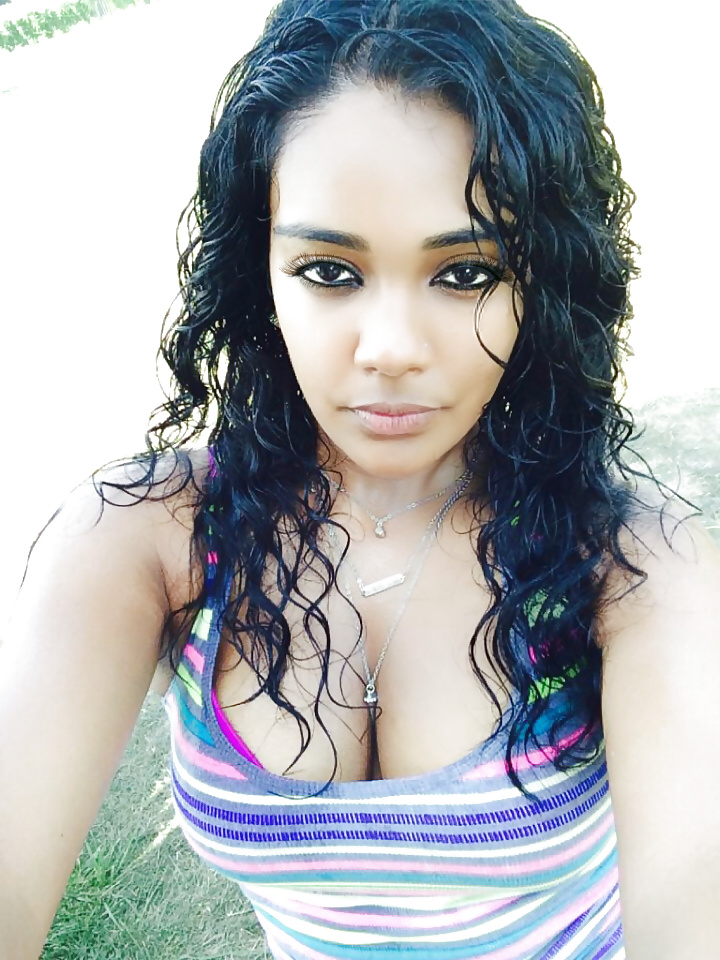 Free Latina 4 photos