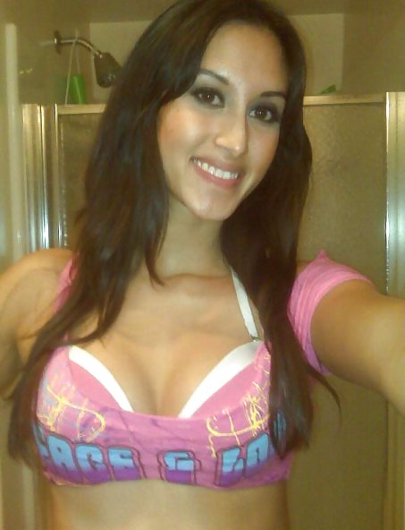 Free slut fuck pig Navita!! plz comment photos
