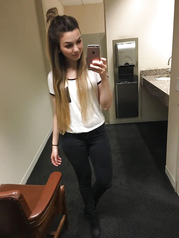 Free Hot Babes 11 photos