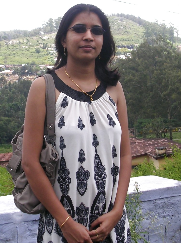 Free Indian Milfs photos