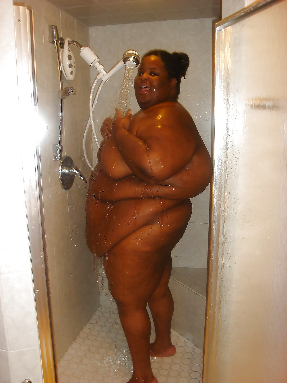 Free Gorgeous SSBBW shower photos