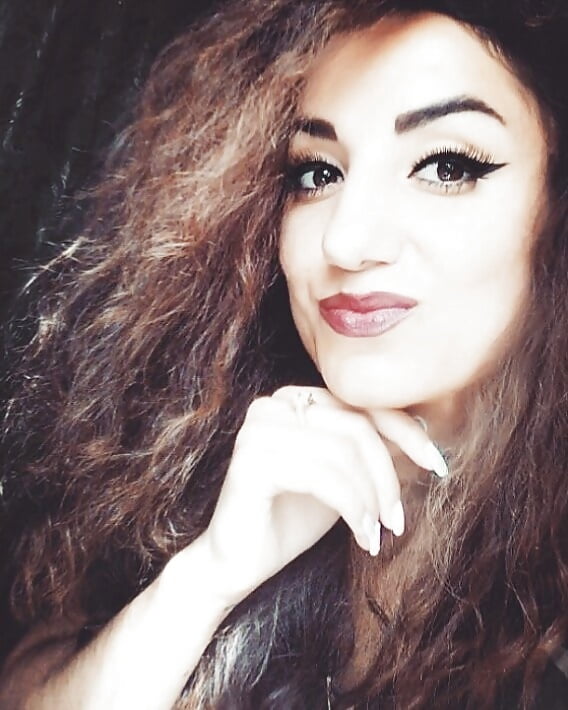 Free (This cunt loves to suck dick) photos