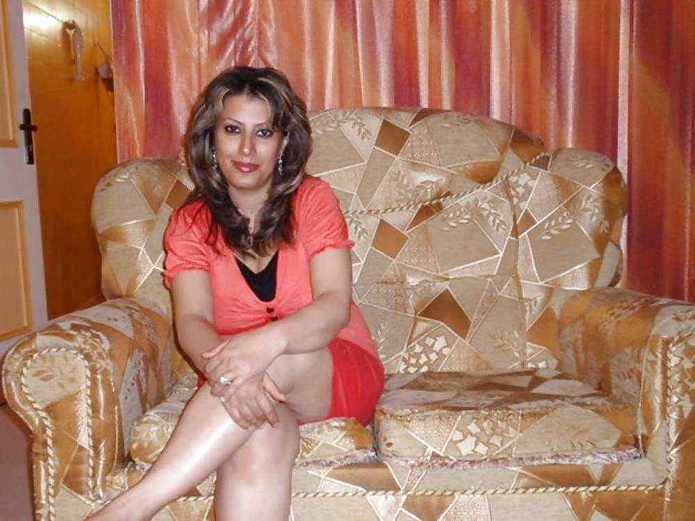 Free Mature BigTit Arab Wife photos