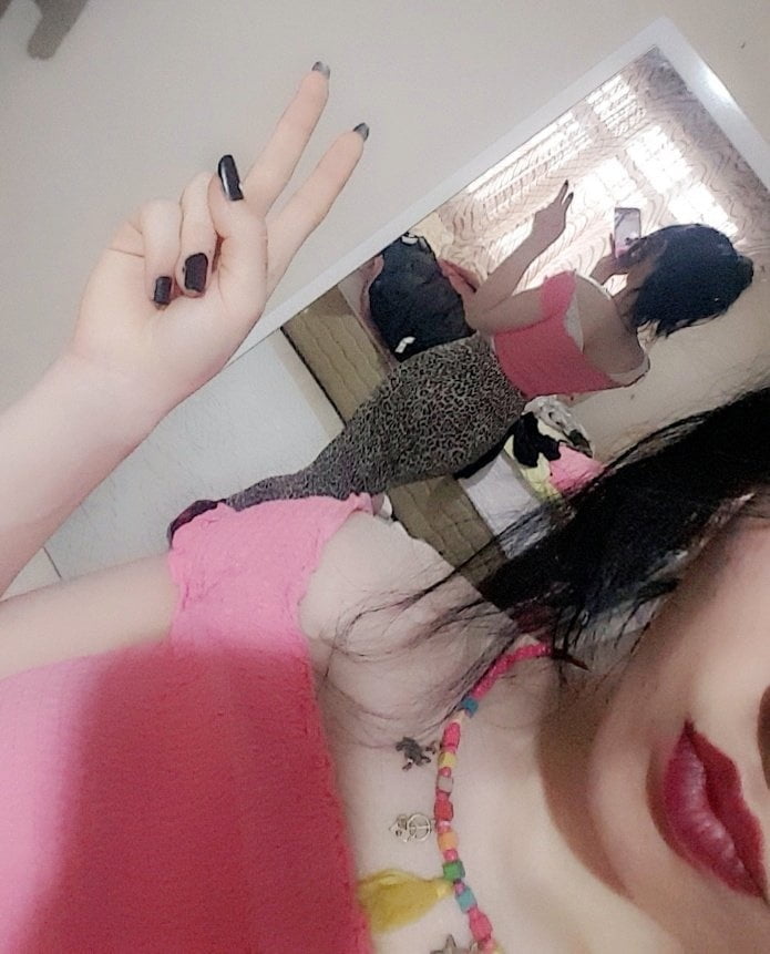 Free Beril Turkish SLUT photos