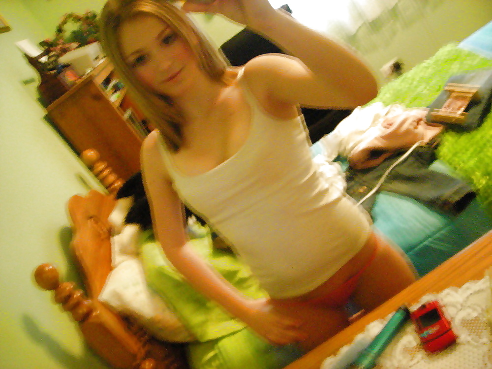 Free Silly Skinny Small Tits Selfshot Sylvia photos