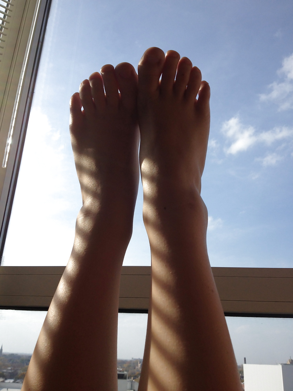 Free Toes to the sky! photos