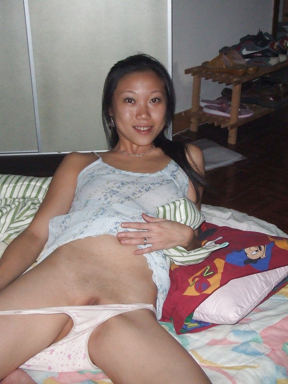 Free Slim Asian Amateur photos