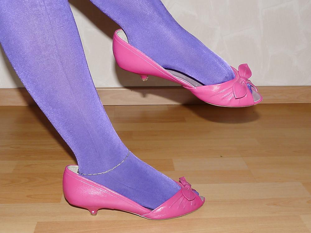 Free wifes shiny purple pantyhose pink peep toes photos