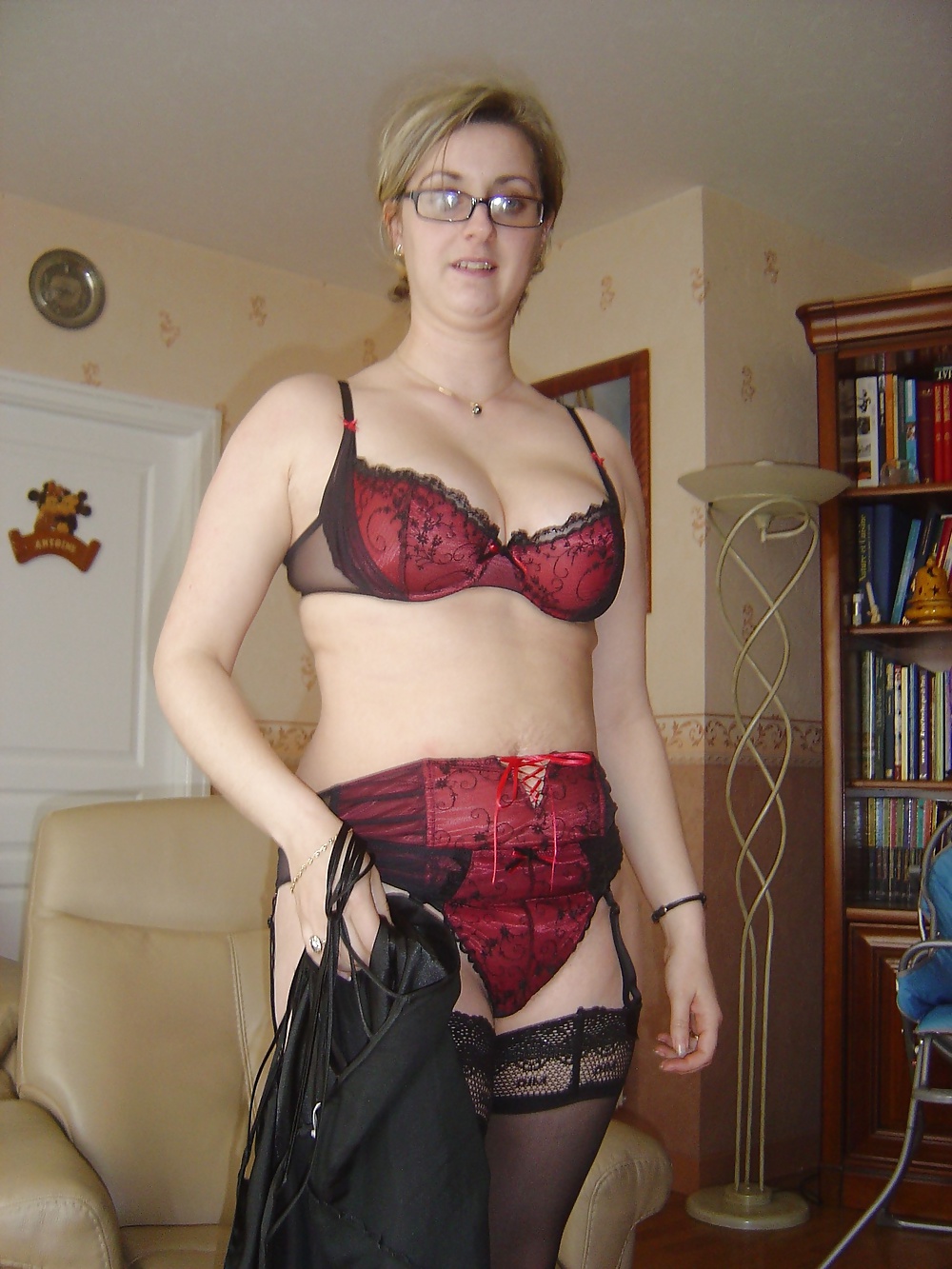 Free NO NUDE.                     EN LINGERIE photos
