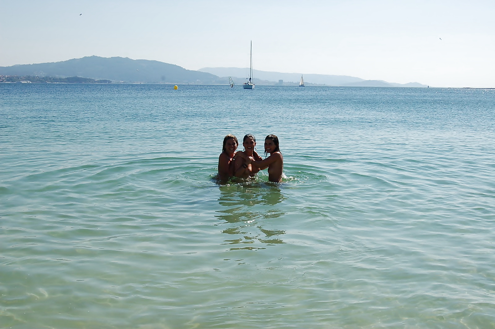 Free teens at the beach photos