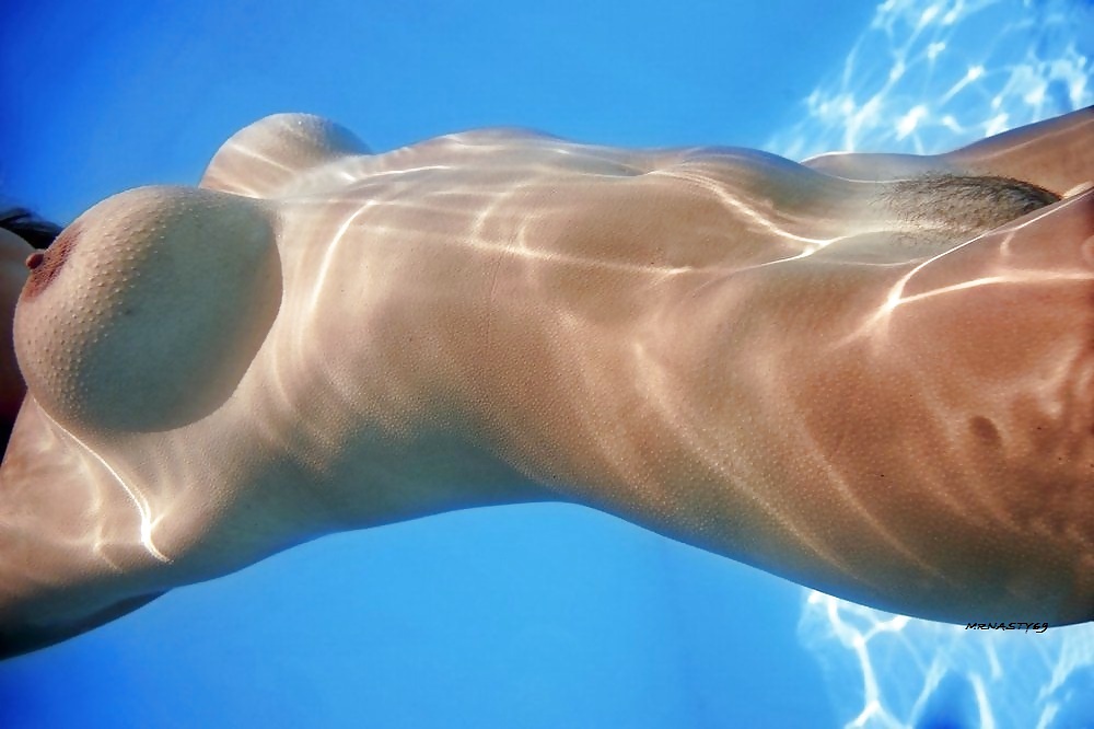 Free Real Wives Flashing Under Water photos