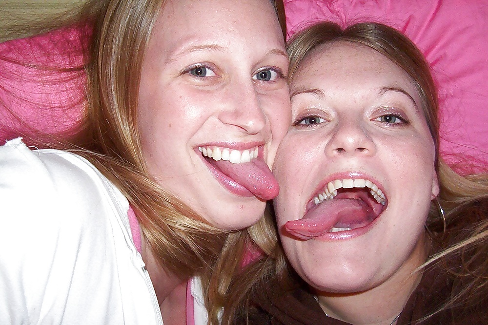 Free Teens open Mouth and tongues out photos