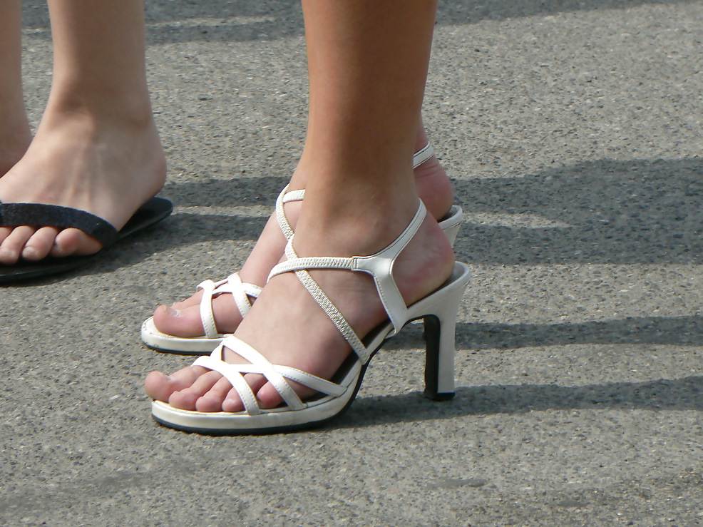 Free Feet and heels on the street 2 photos