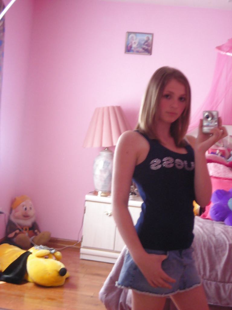 Free Teenage girl selfshot (Photo set) photos