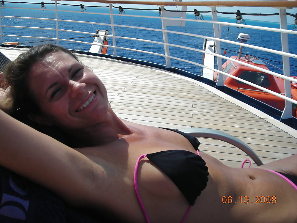 Free cruise MILF photos