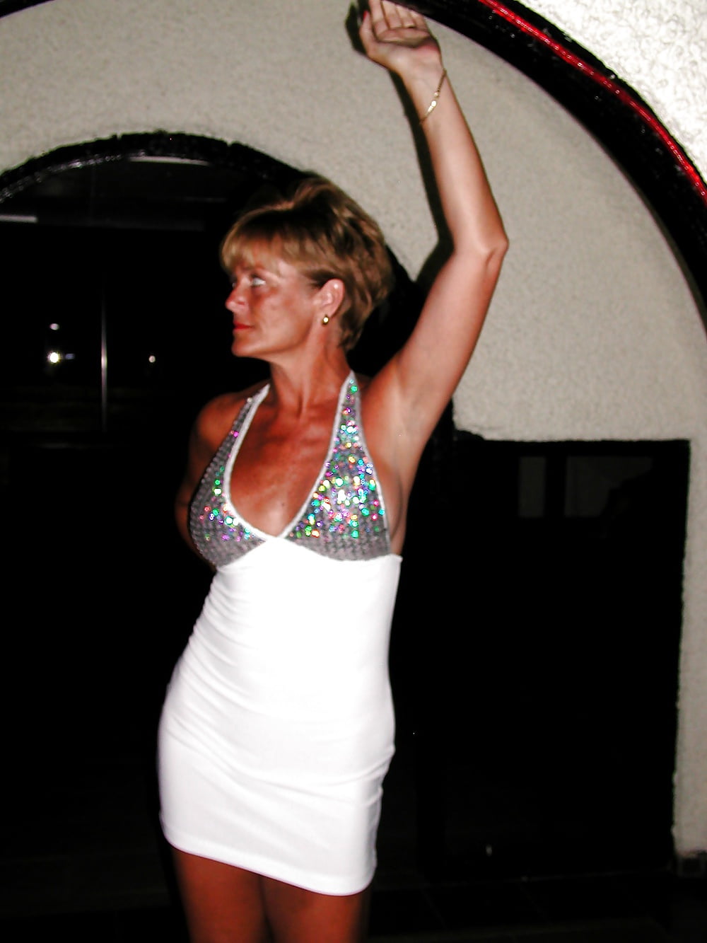 Free Hot Mature Milf on Vacation photos