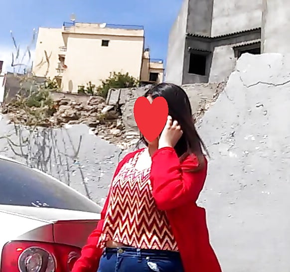 Free arab boobs in street photos