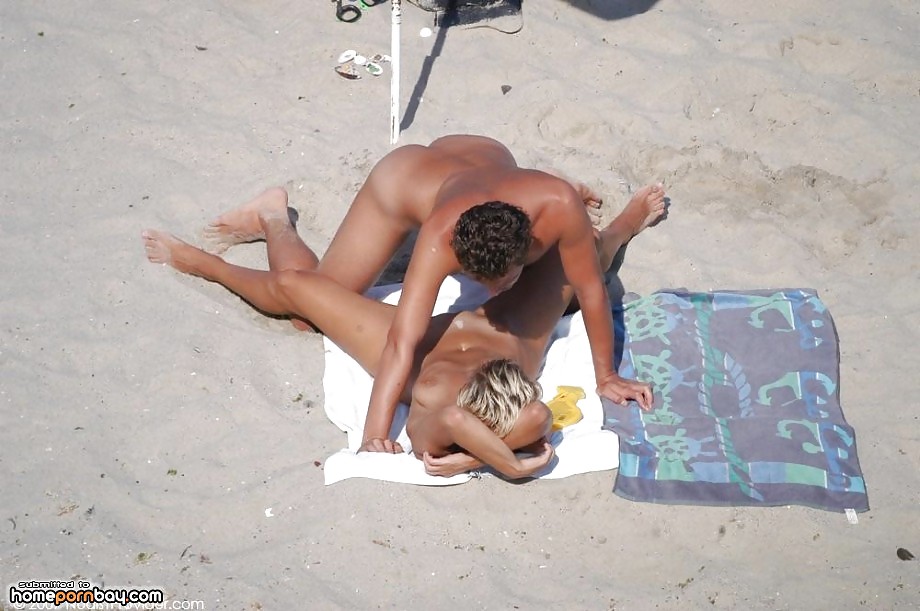 Free Beach amateur sex photos