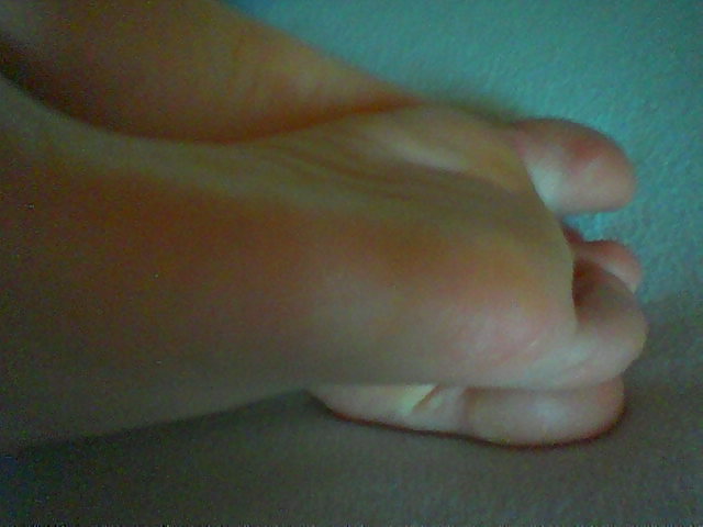 Free Lara 's Feet - Foot models nipples pale flexible toes soles photos