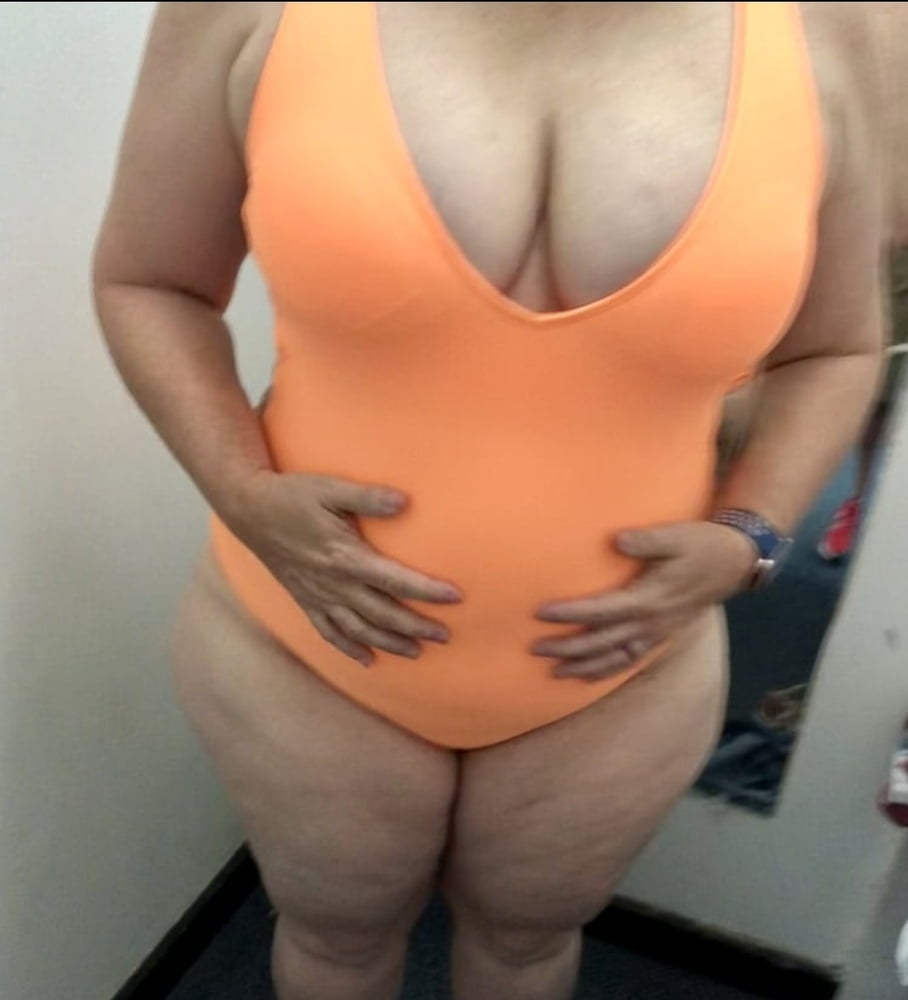 BBW wife trying on swimsuits - 50 Pics 