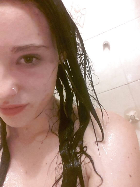 Free mel alone photos