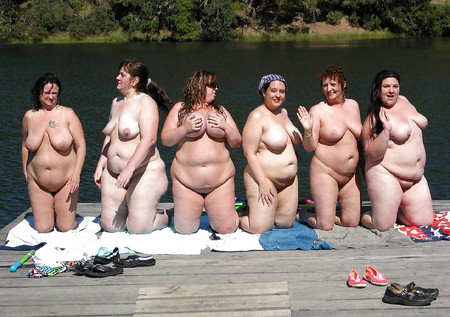Mature women with saggy tits 17.