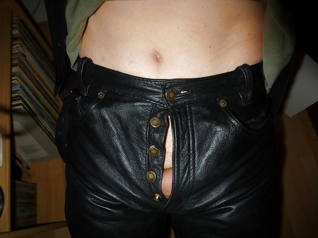 mmm sexy cock in leather.