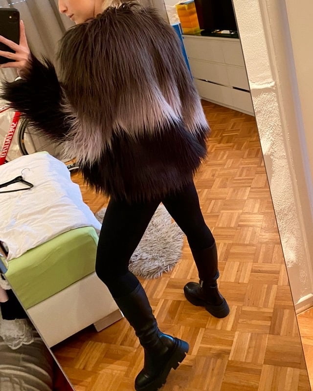 Fur and Fake Fur cum Girls of the week- 80 Photos 