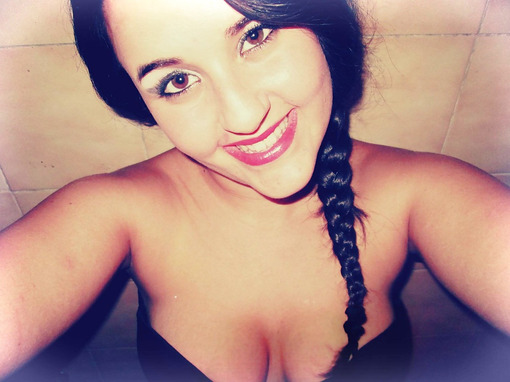 Free Slutty Facebook friends 3 photos