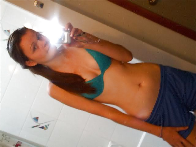 Free Amateur Selfies 4 photos