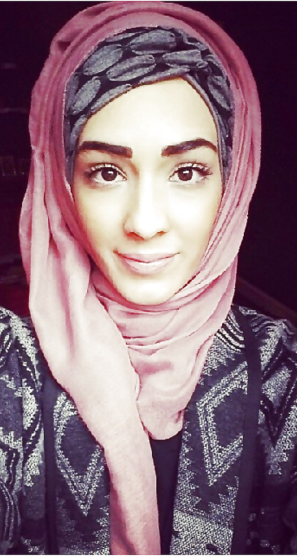 Free Sexy Hijab Girl - Fake photos