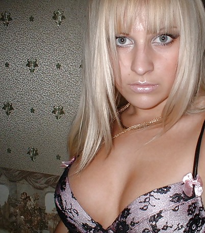 Free Hot blonde non nude photos