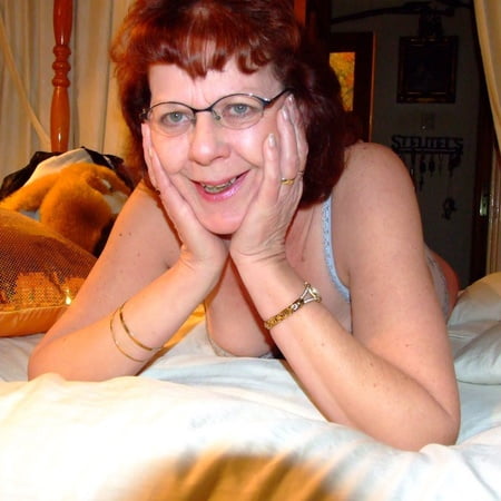 Sex Dutch Granny Slut Greta Posing At Home Image