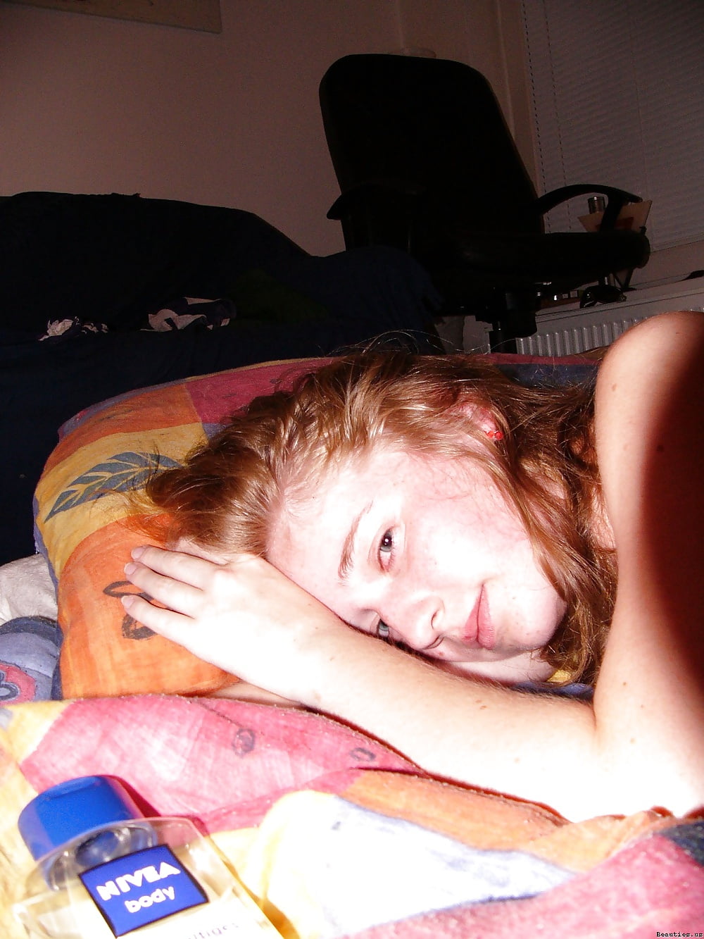 Free Polish Redhead Slut bathing and Posing photos