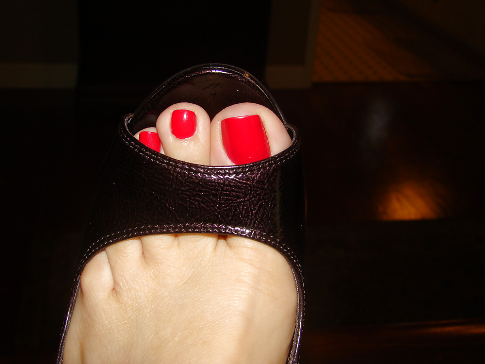 Free Sexy Pedicured Toes ! photos