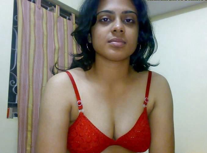 Free young and sexy Indian girls photos