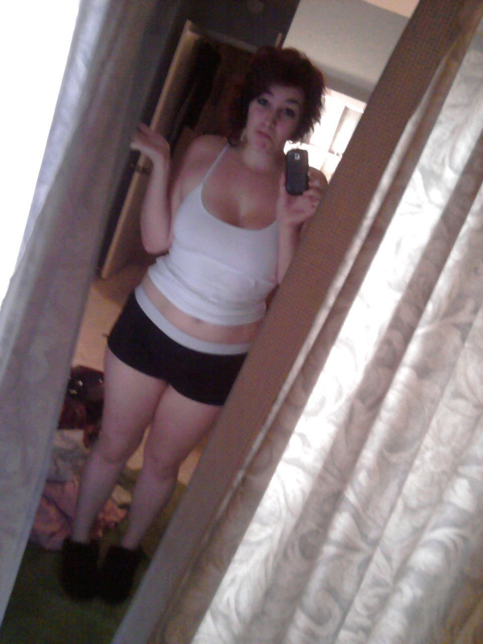 Free She is Plump & Busty photos