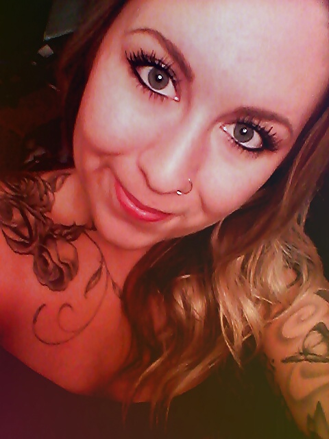 Free Pearls, Pussy and Tats photos