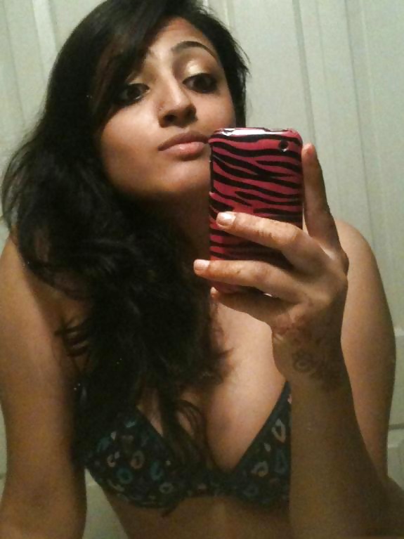 Free High Class Girl selfie Pics photos