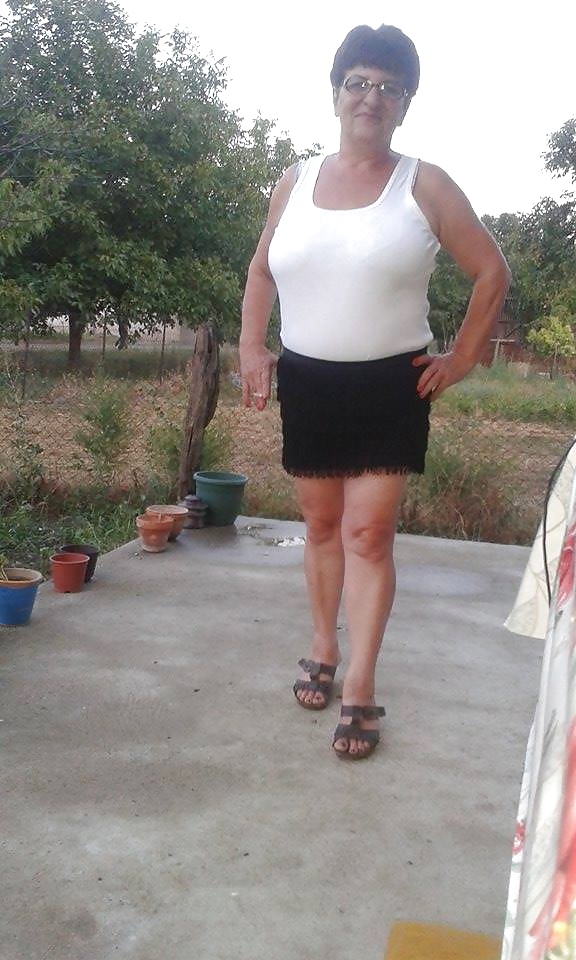 Free Mrs. J - Mature Peasant Whore photos