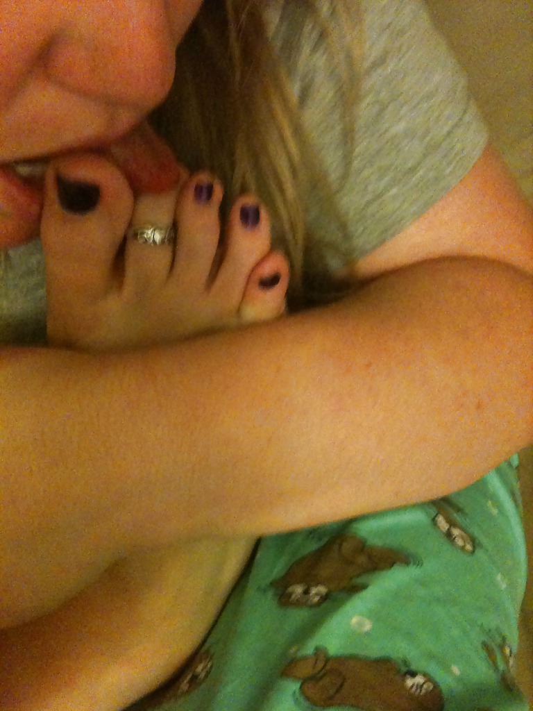 Free Awesome Amateur Teen Feet Part IX photos