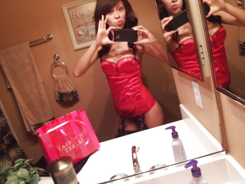 Free Two hot Indian Girls photos