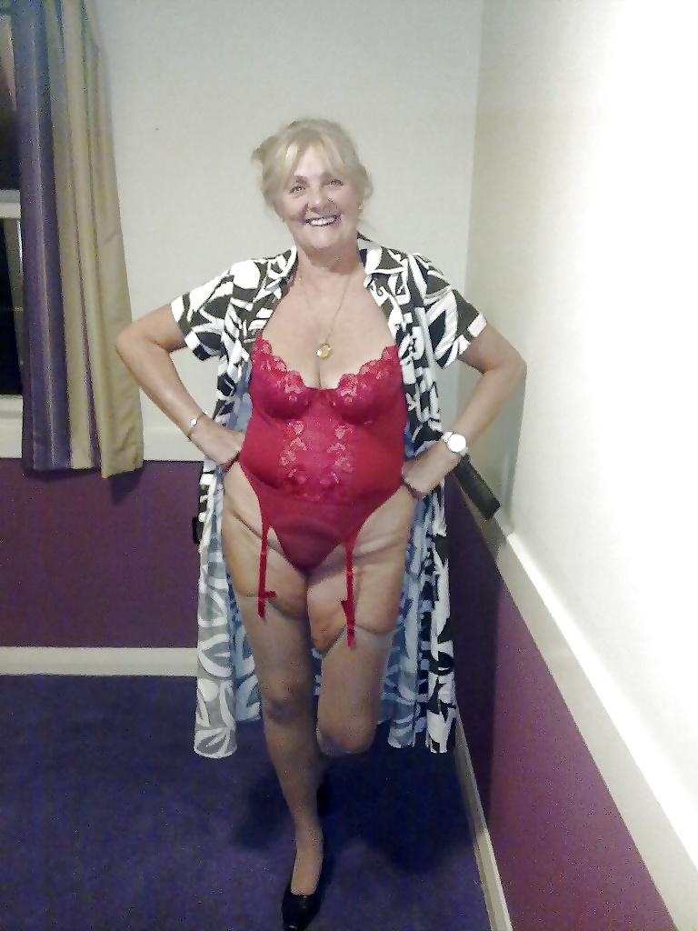 Free My favorite Granny, milf and mature.. photos